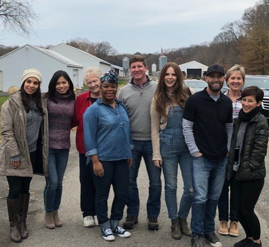 chicken-farm-tour-group